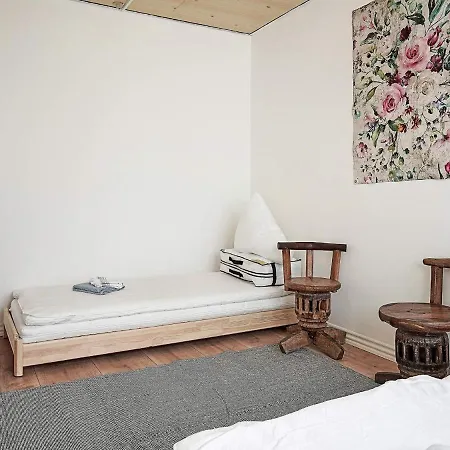 Aakirkeby Iv Apartment *